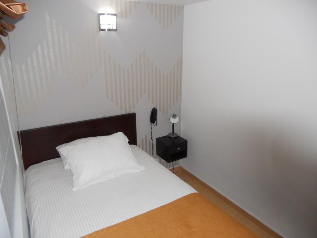 Hotel Expo Inn Embajada Bogota Kamer foto