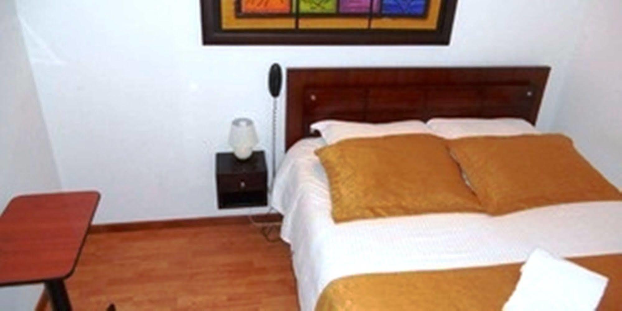 Hotel Expo Inn Embajada Bogota Buitenkant foto